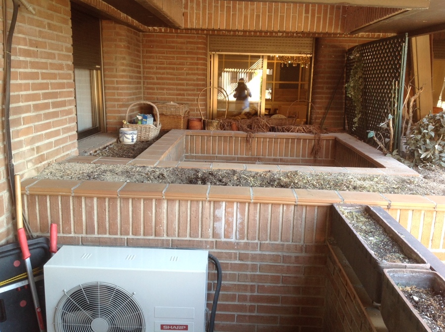 Jardinera de obra (antes)