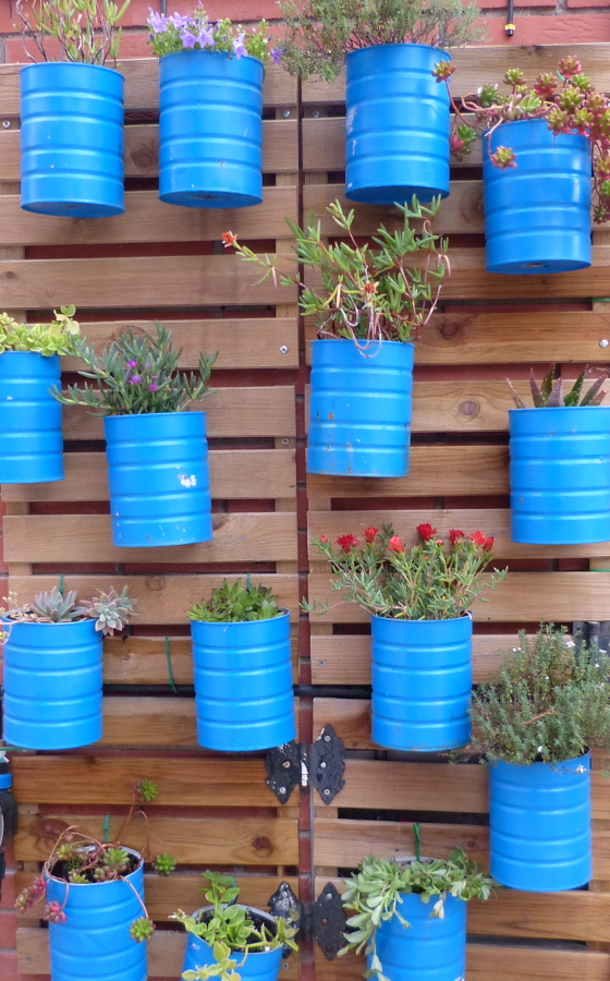 Jardinera vertical azul