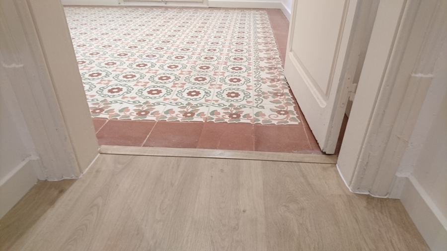 junta entre cambio de paviemntos