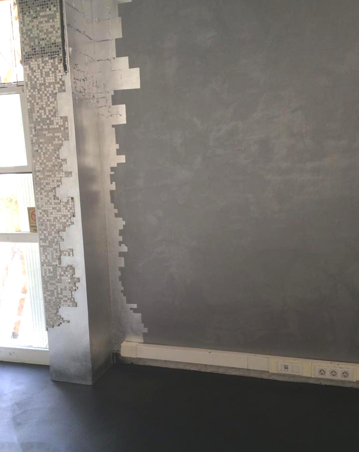 El pan de plata en la columna