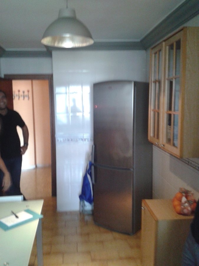 la puerta que se ve al fondo desaparecerá, necisitamos hacer una despensa