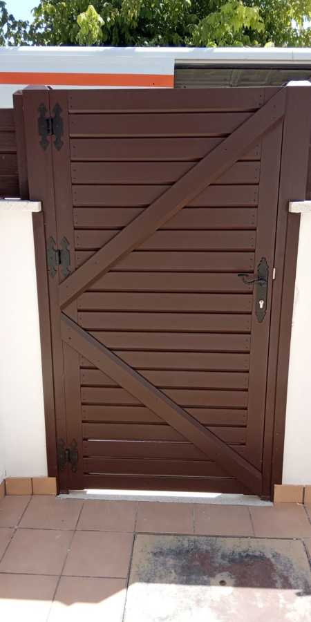 Lacada color marrón