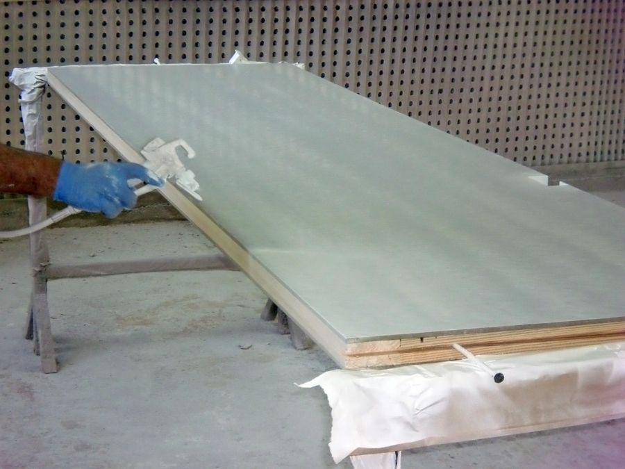 LACADO CON PISTOLA AIRLESS