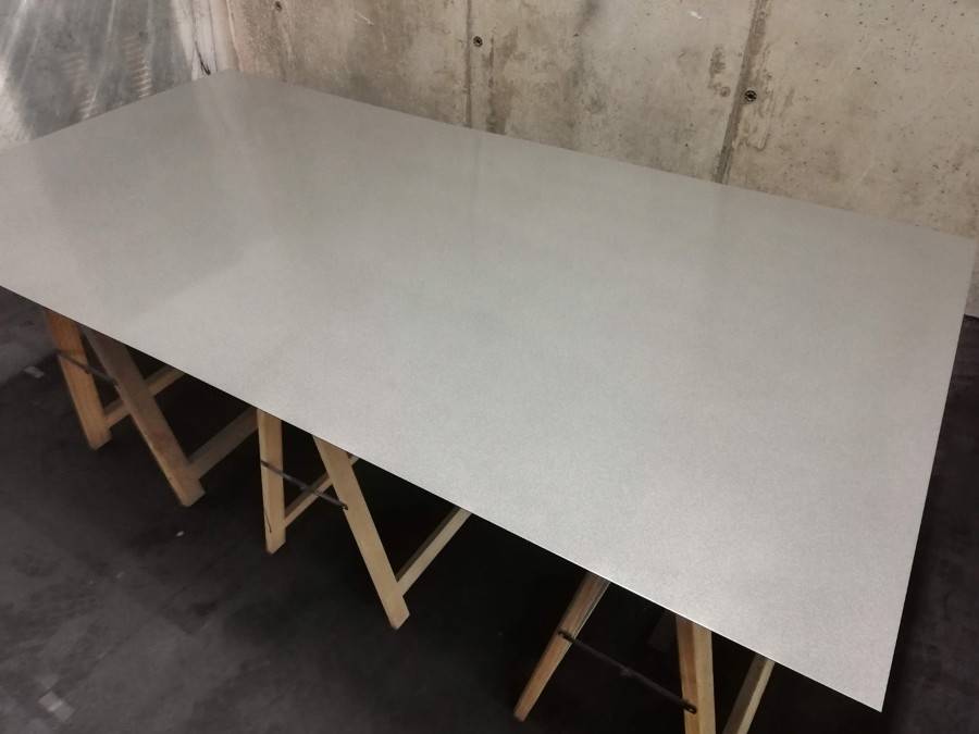 Lacado de chapa de ocultamiento.