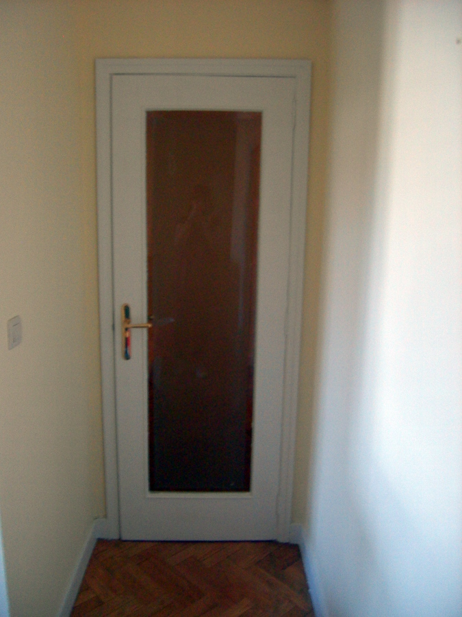 Lacar puerta en blanco