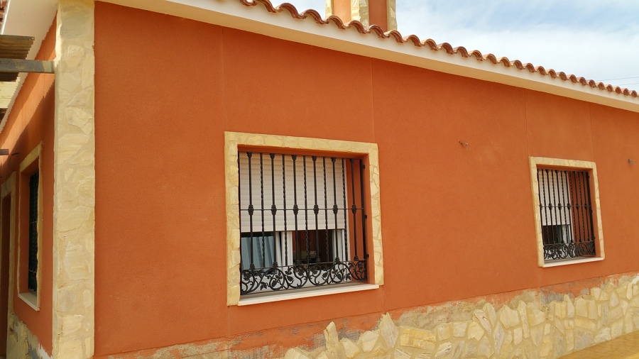 Lateral-dando los últimos retoques