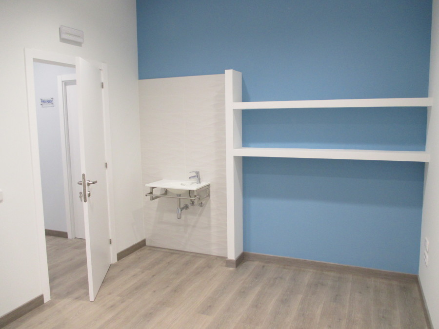 Lavabo auxiliar de cristal alta calidad en Sala Quirófano