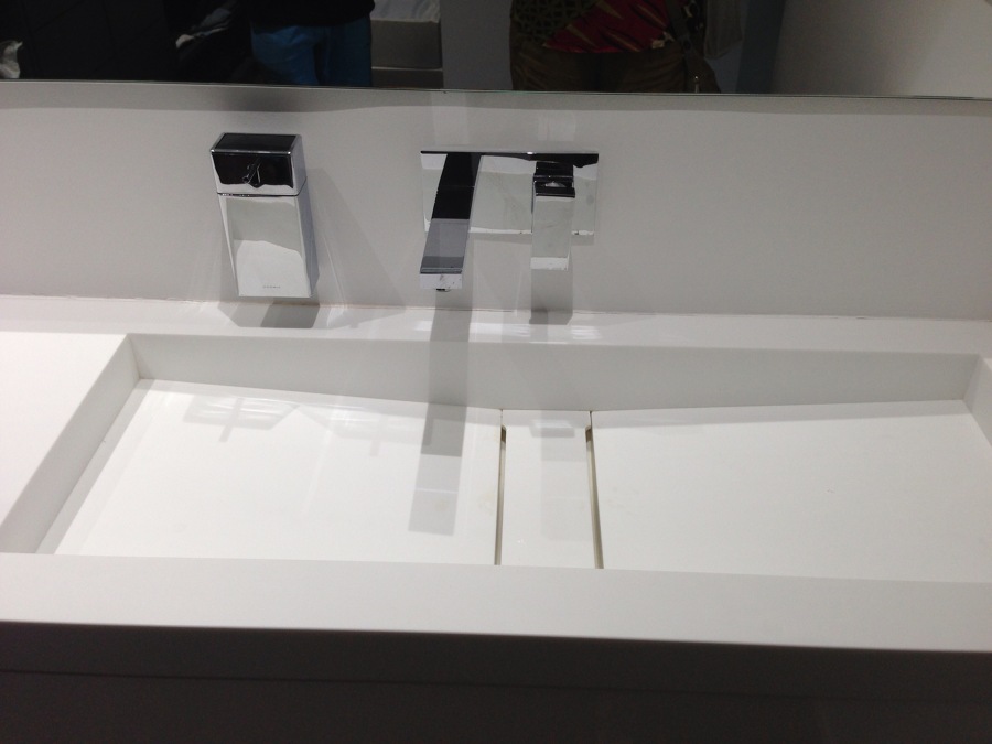 LAVABO DE DISEÑO CORIAN