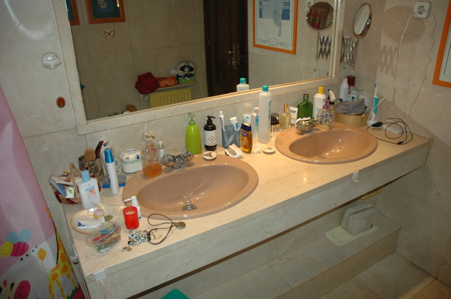 Lavabo y espejo originales