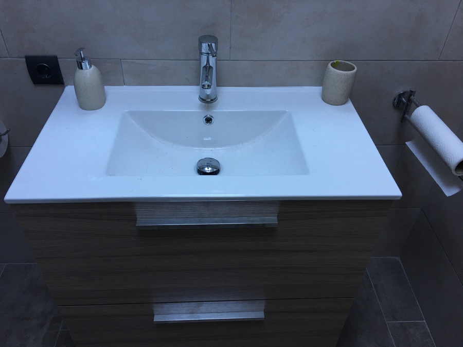 Lavabo Y griferia Roca 