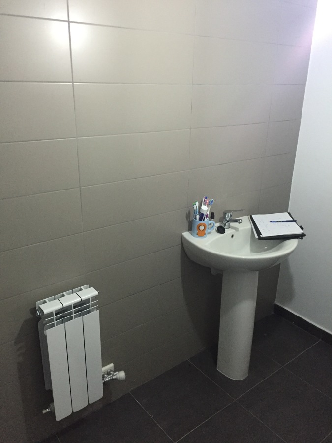 LAVABO Y RADIADOR ANTES DE OBRA