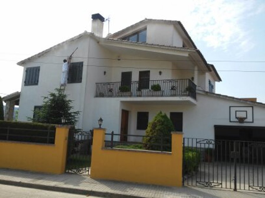 LAVANDO A PRESIÓN PARTE IZQUIERDA DE LA FACHADA ¡