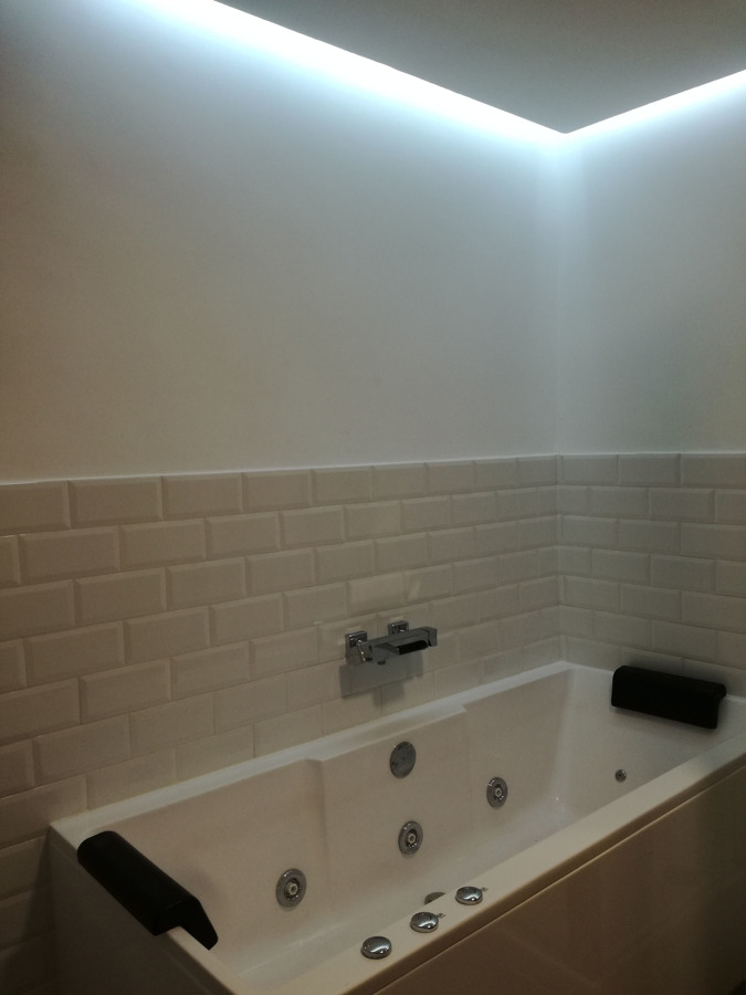 LED SOBRE BAÑERA