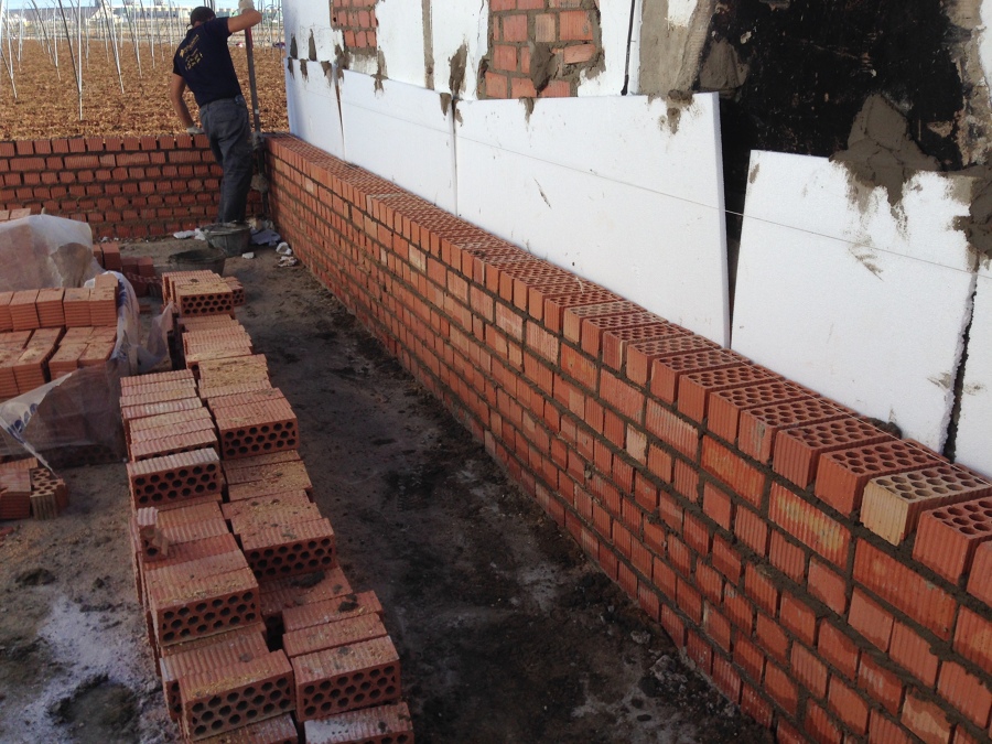 Levantado de fábrica de ladrillos