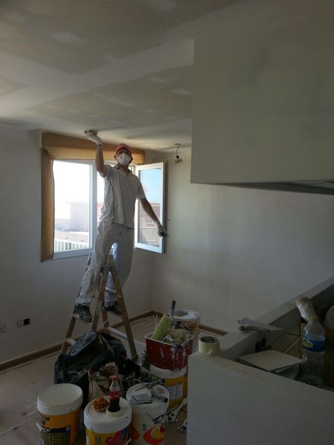 Lijado de techos para posteriormente pintado de viviendas