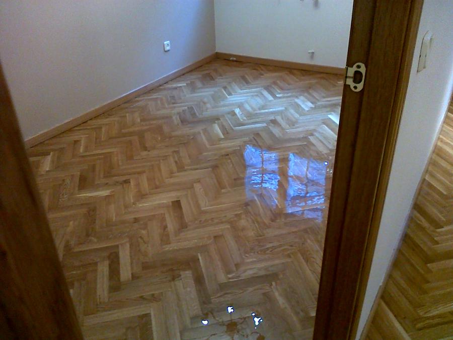 lijado y barnizado en poliuretano brillante