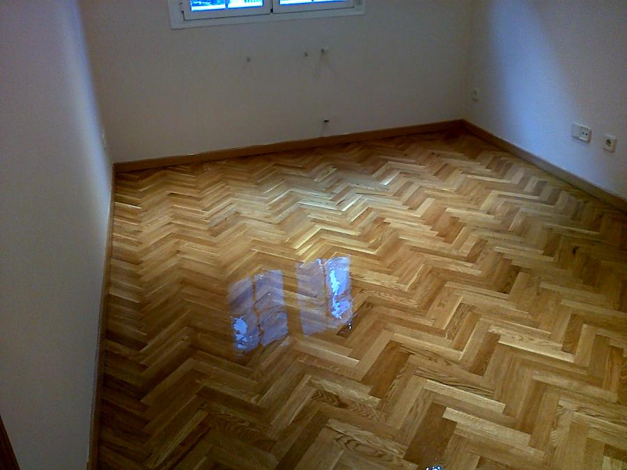 lijado y barnizado en poliuretano brillante