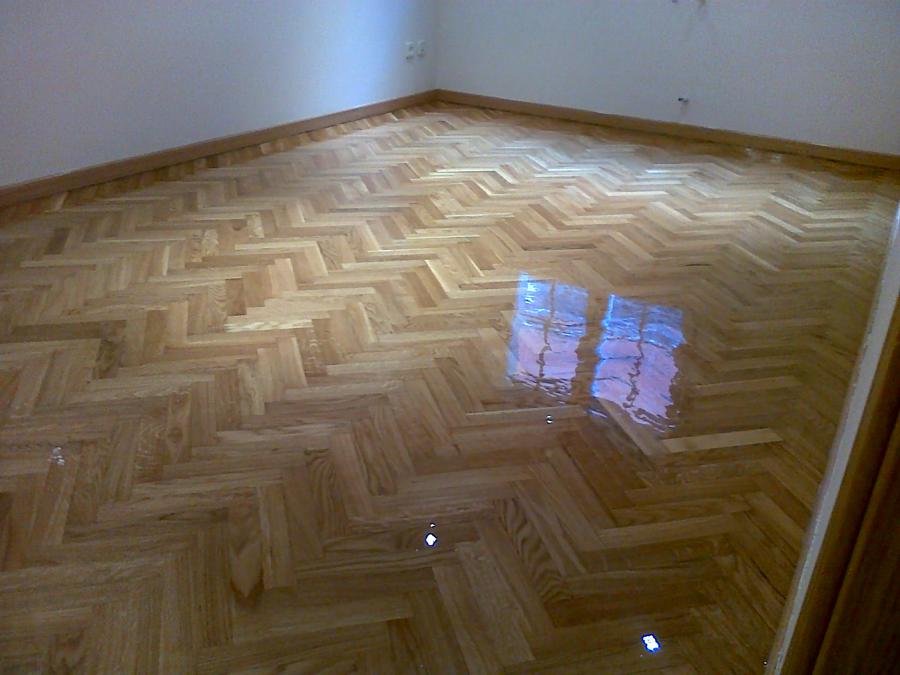 lijado y barnizado en poliuretano brillante