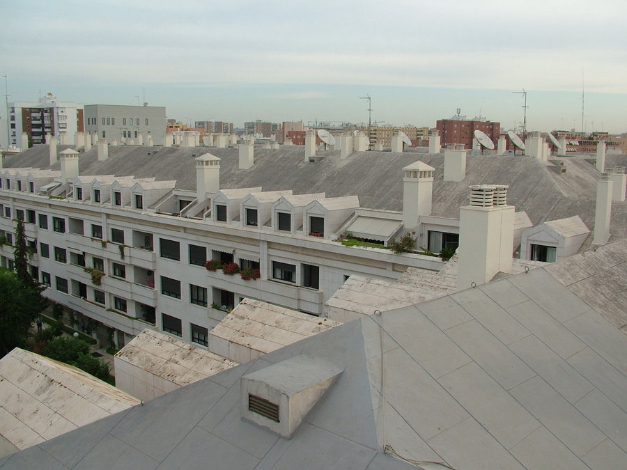 LIMPIEZA E IMPERMEABILIZACION DE CUBIERTA INCLINADA 6.000 M2