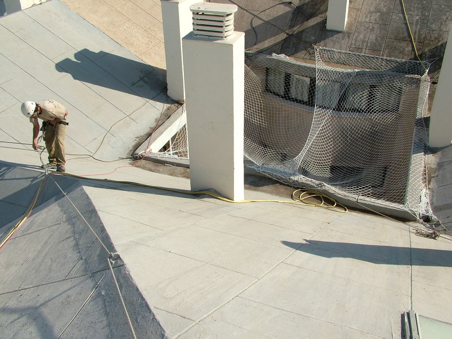 LIMPIEZA E IMPERMEABILIZACION DE CUBIERTA INCLINADA 6.000 M2