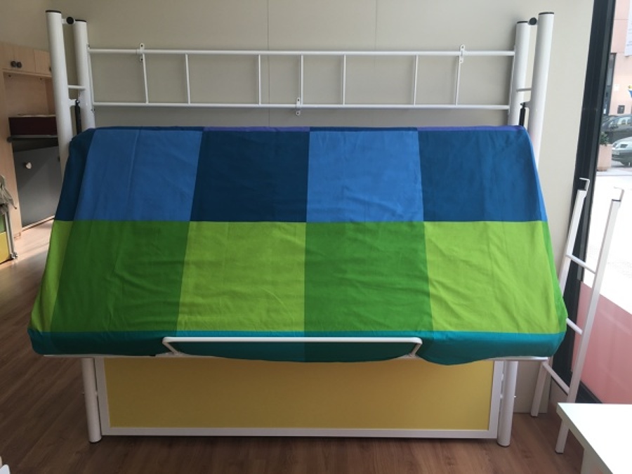 LITERA ABATIBLE HORIZONTAL 90 x 190 CERRADA C/ BASCULANTE