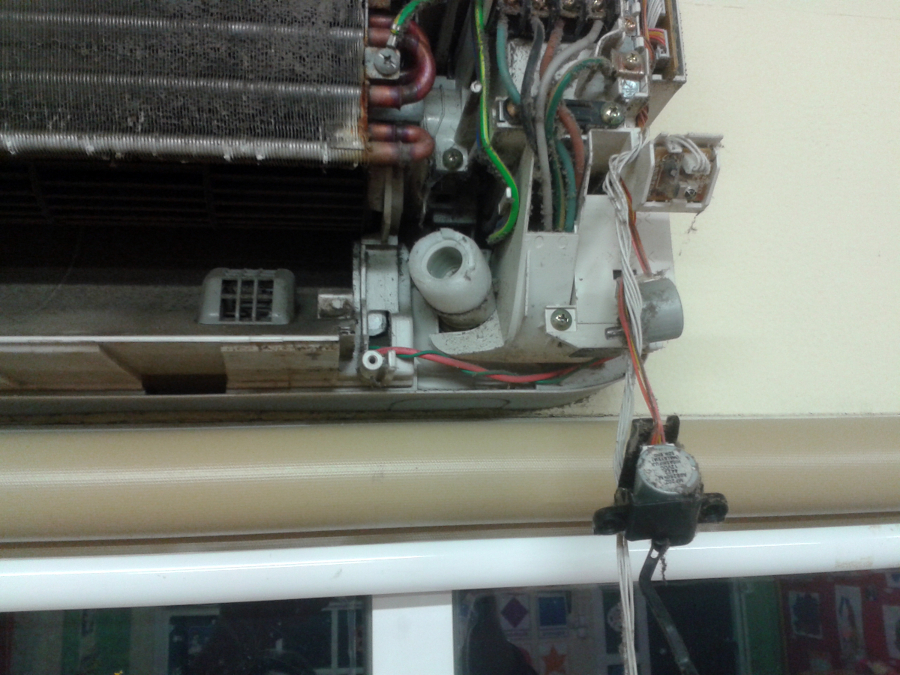 LLIMPIEZA A FONDO A LOS ESPLIT DE VARIOS MARCAS