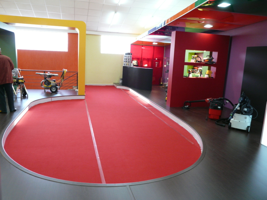 Local comercial - exposición maquinaria y productos