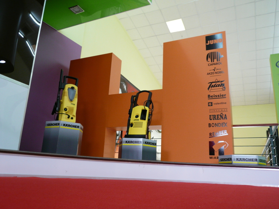 Local comercial - exposición maquinaria y proveedores