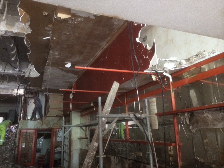 local en demolición