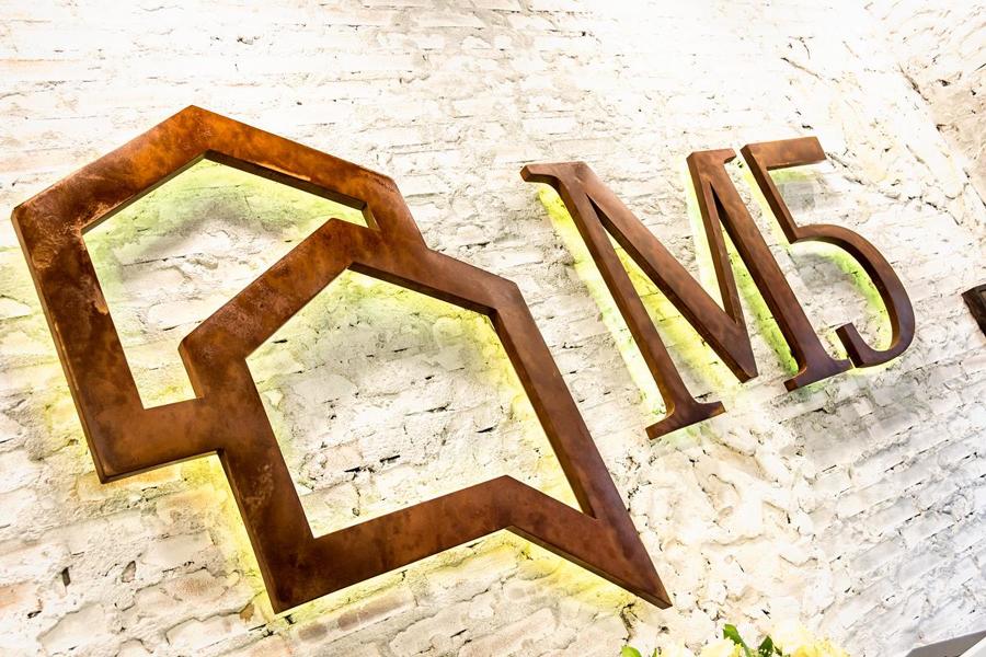 Logo corpóreo acero corten