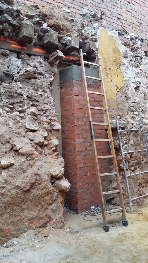 Machones de ladrillo, para colocar vigas nuevas