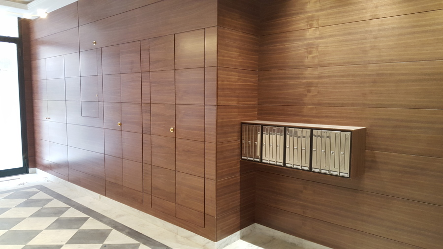 maderas nobles y piedra natural