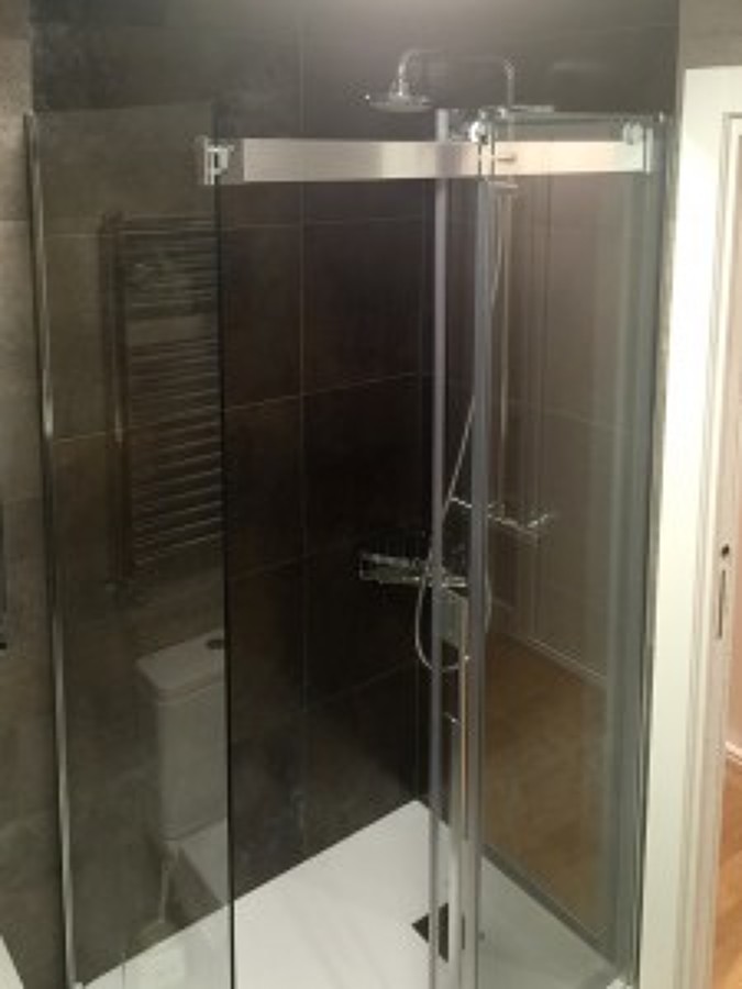 Mampara de ducha de esquina