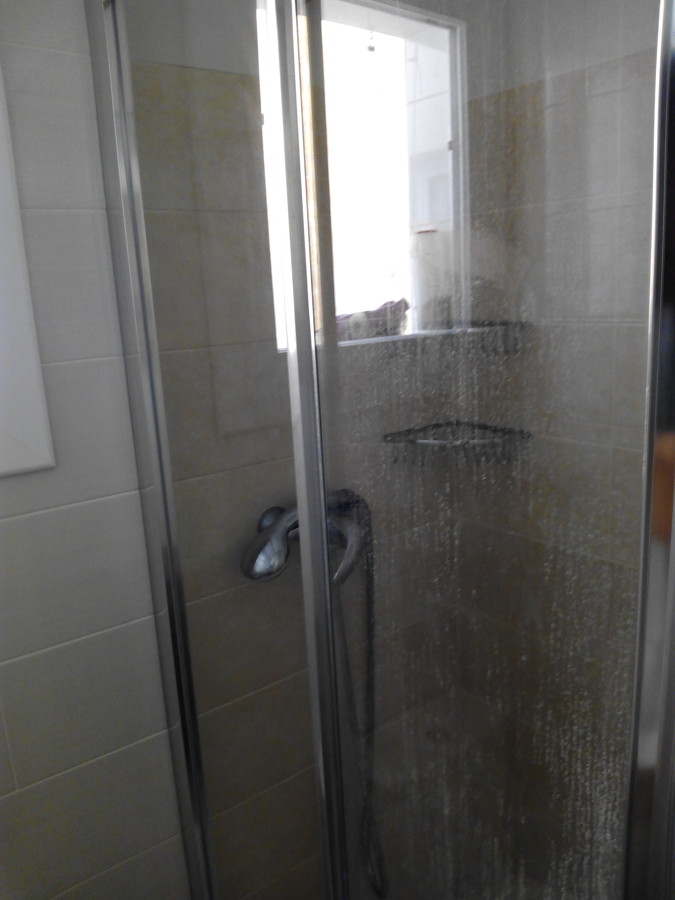 Mampara llena de cal