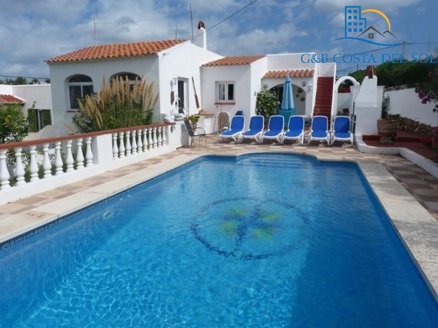 Mantenimiento de piscinas de varios adosados