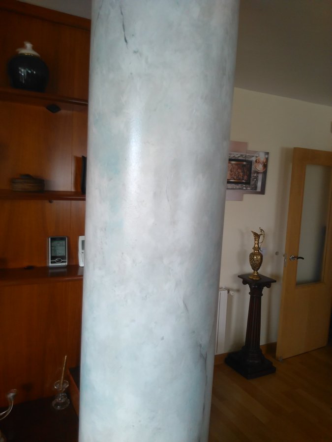 Marmoleado de columna de hormigón