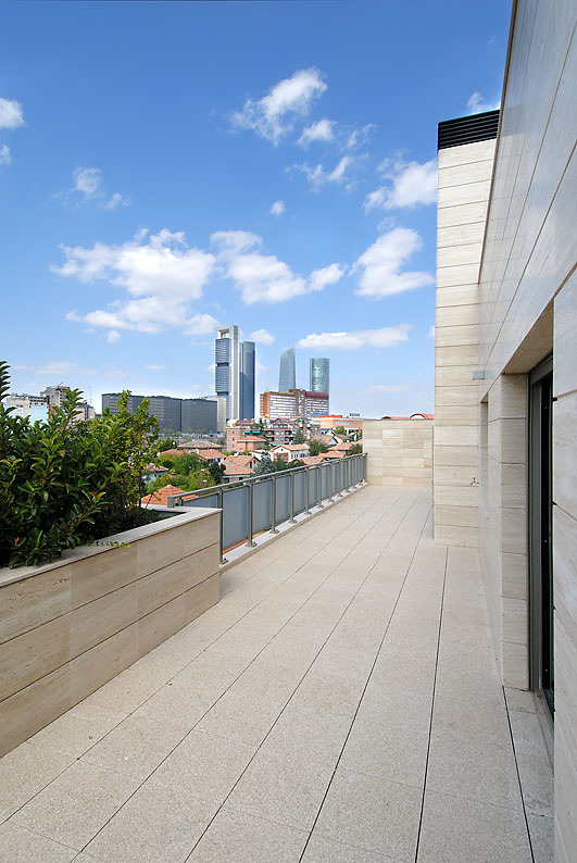 MATEO INURRIA - Construcción de 11 viviendas en altura