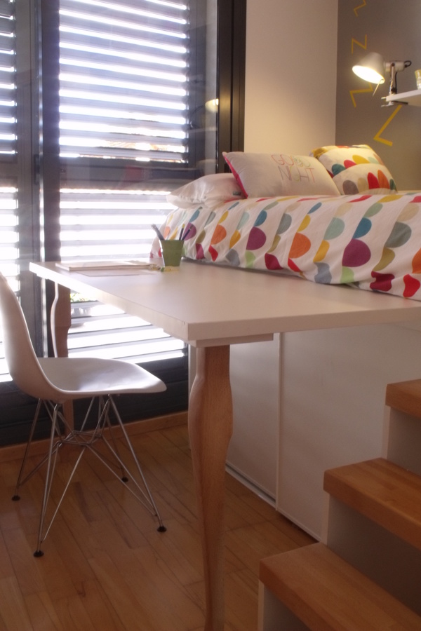 Mesa, cama y almacenaje