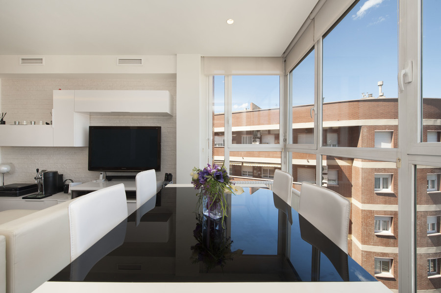 Mesa comedor en negro brillante