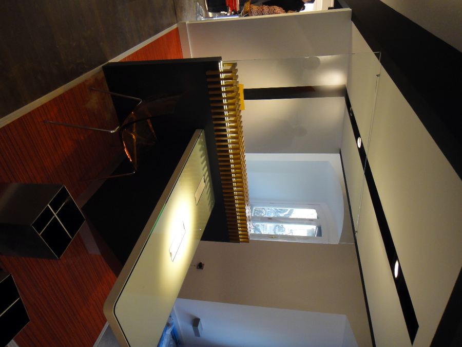 Mesa de atención grande