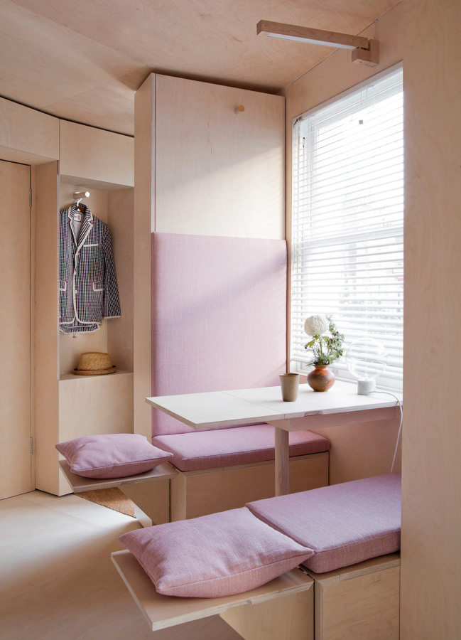 Mesa de comedor iluminada