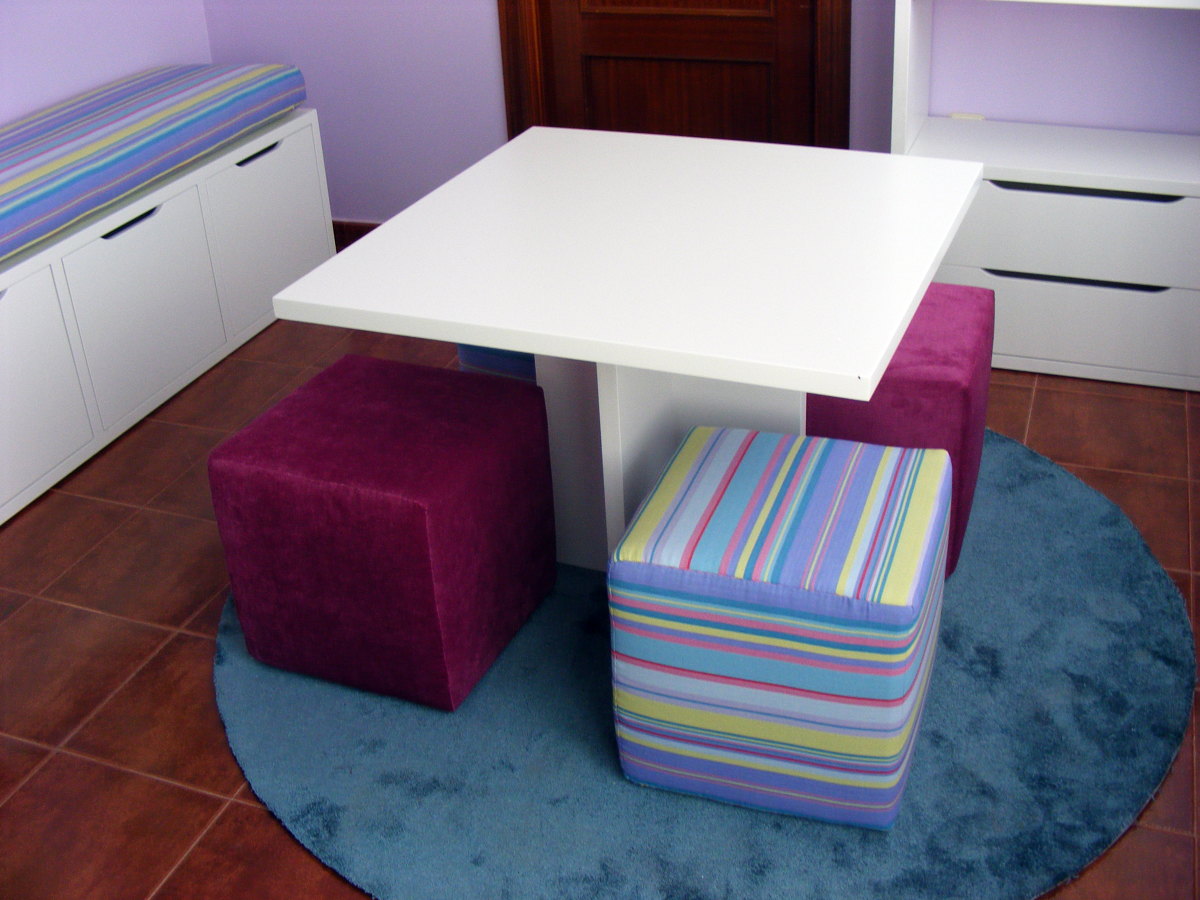 Mesa de juegos a medida de diseño propio.