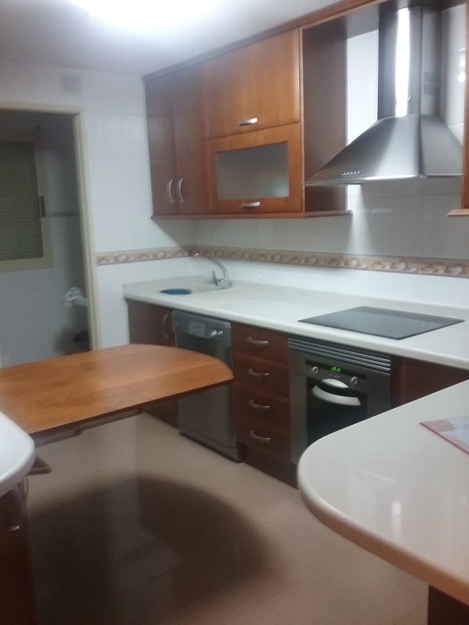 Mesa desplegada sin patas