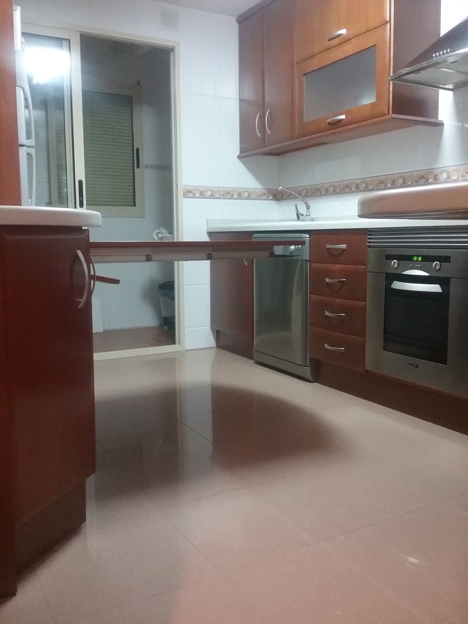 Mesa desplegada sin patas