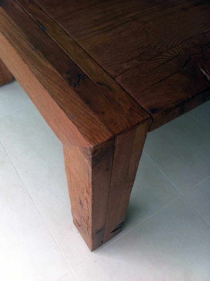 Mesa maciza en madera de roble