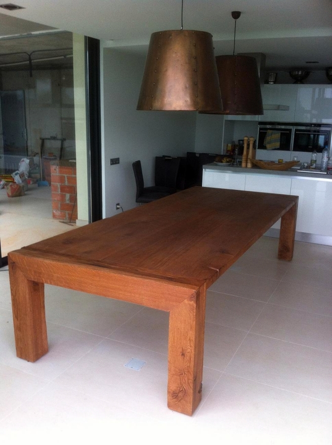 Mesa maciza en madera de roble