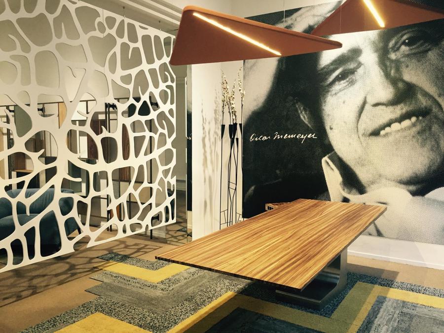 Mesa Niemeyer del diseñador Oscar Niemeyer