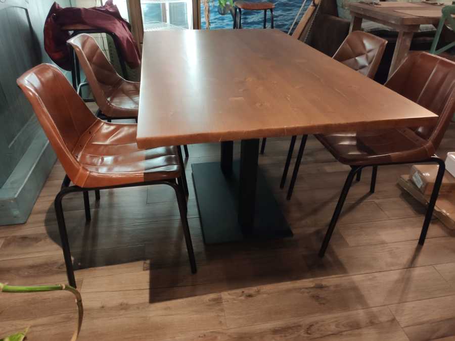 Mesa restaurante madera maciza