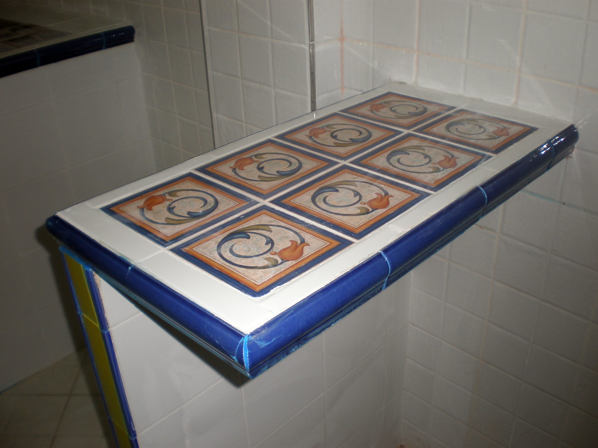 MESITA DE OBRA "en voladizo"