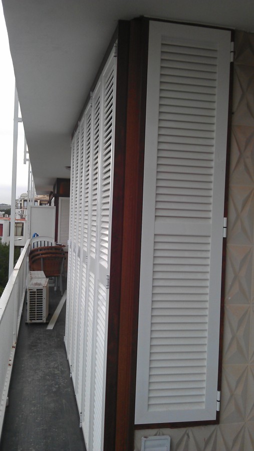 Mirador persiana mas puertas de aluminio